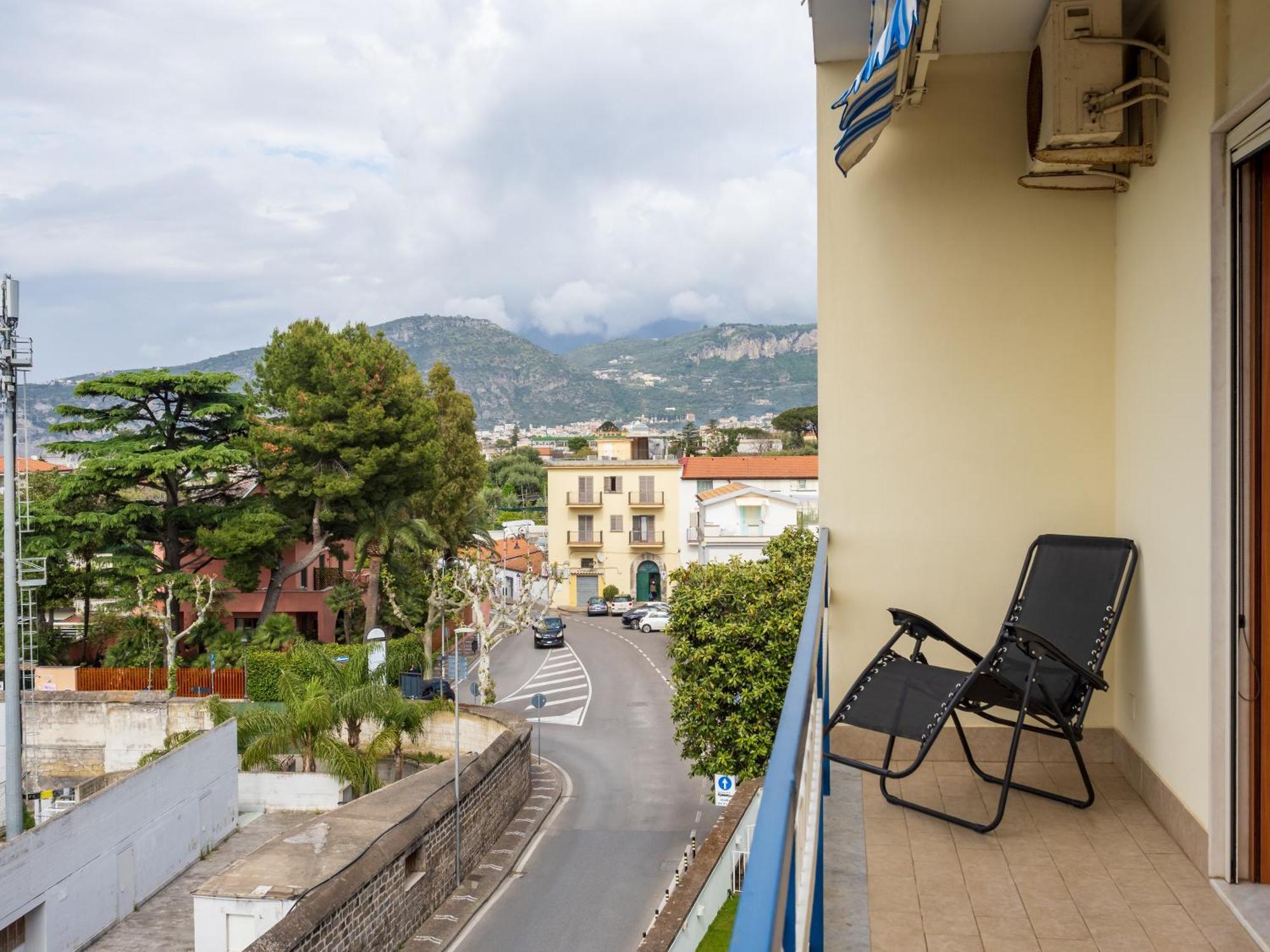 Residenza Le Sirene City Center Sorrento Exterior photo
