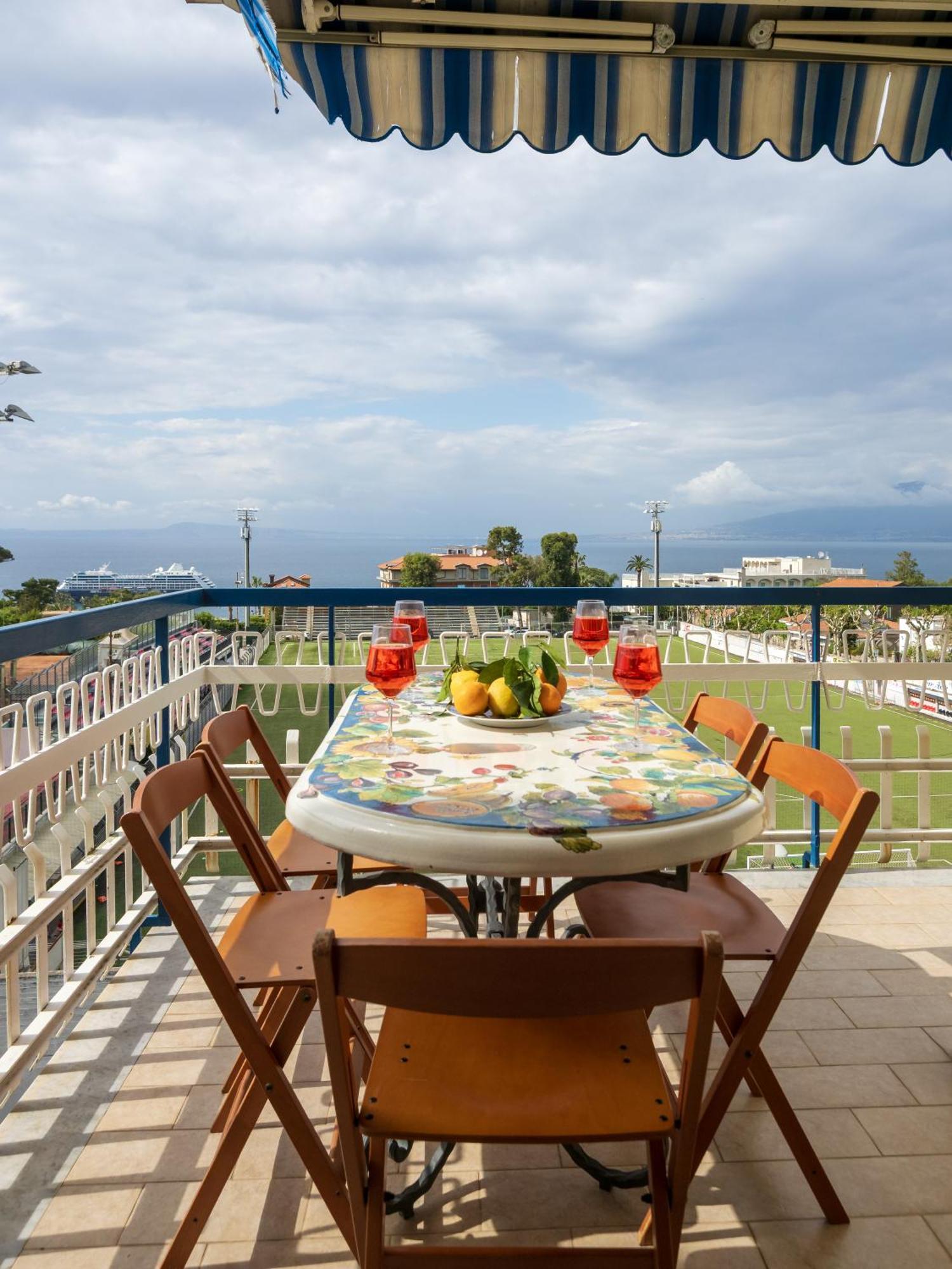 Residenza Le Sirene City Center Sorrento Exterior photo